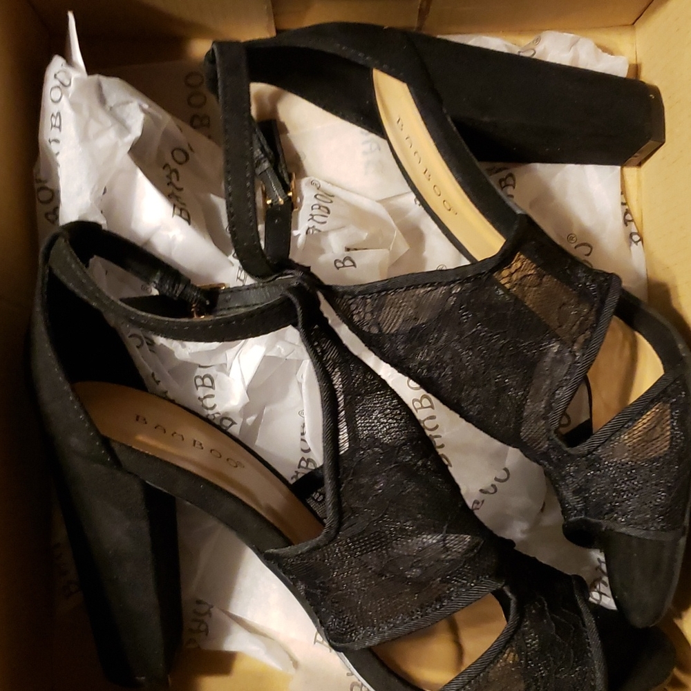 Black Bamboo floral design transparent lace Size 7 3.5 inch heel